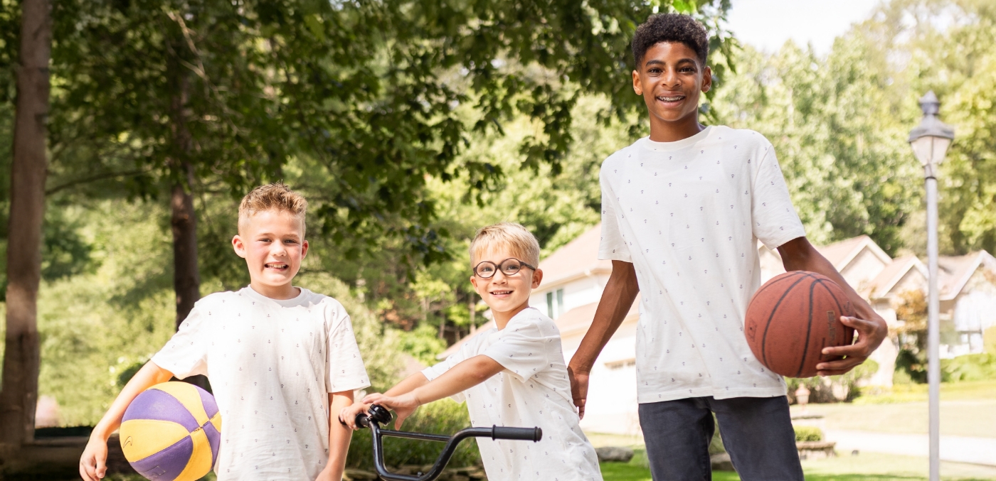 Woman receiving preventive dentistry exam